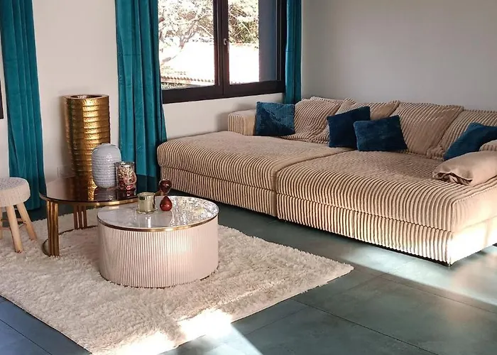 Superbe Villa, Piscine Chauffee فيلة